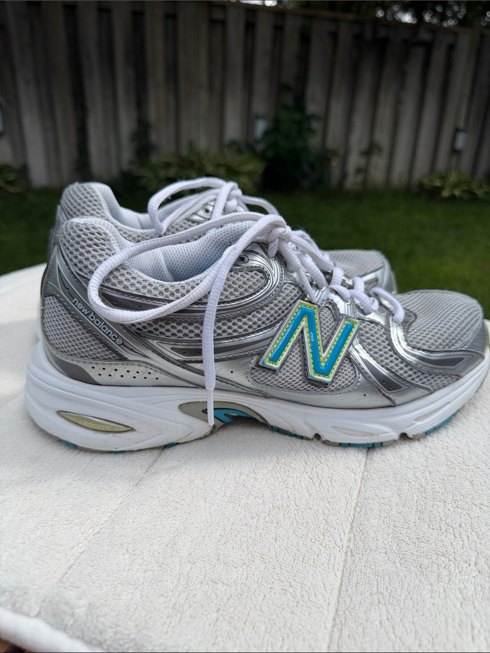 New Balance WR470SBL Running Shoes – Women’s 9 – Silver/Blue – Great Condition